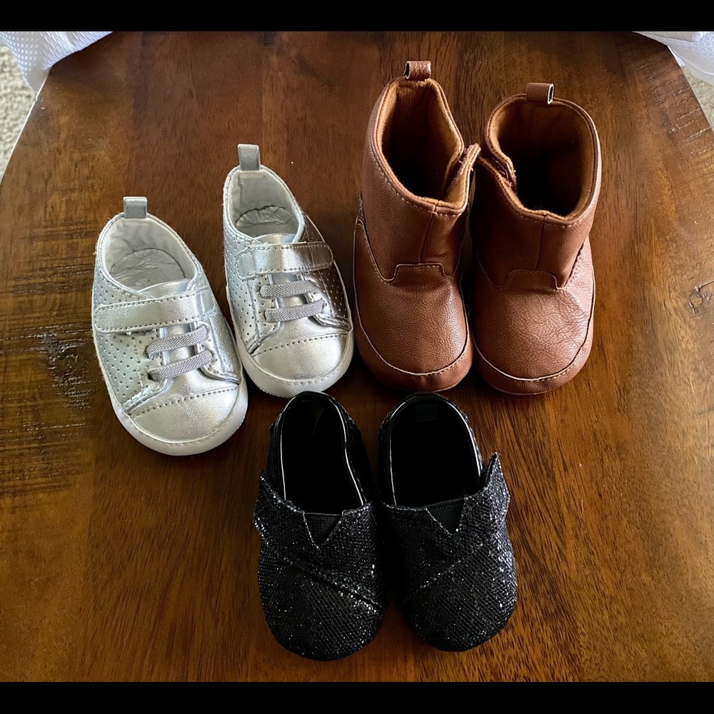 3 for 1!!  Nearly new crib shows. Carters, Stepping stories, shoes.  Like new!